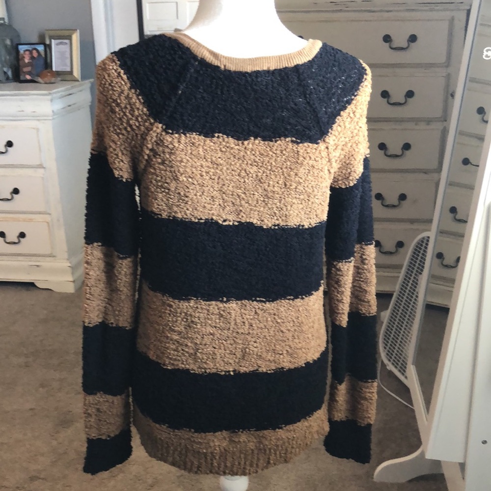 Sanctuary soft popcorn texture v-neck striped sweater - Picture 9 of 9